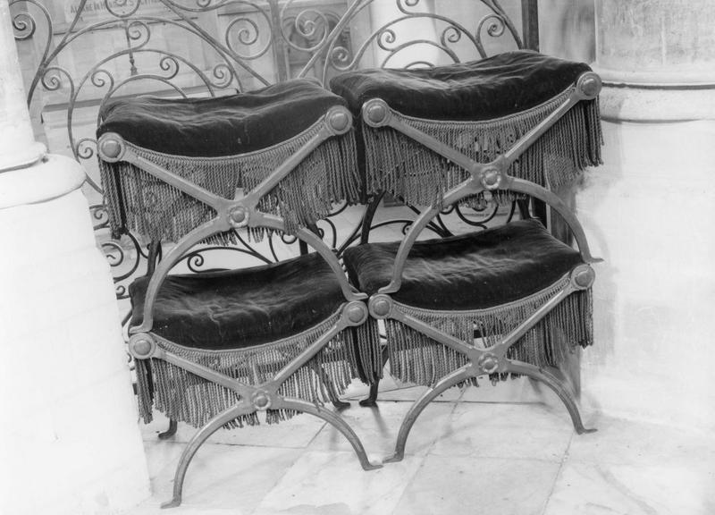 4 fauteuils, 8 tabourets