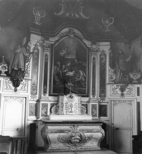 maître-autel, tabernacle, retable, 2 statues : Saint Nicolas, Saint Roch, 2 reliquaires, vue générale