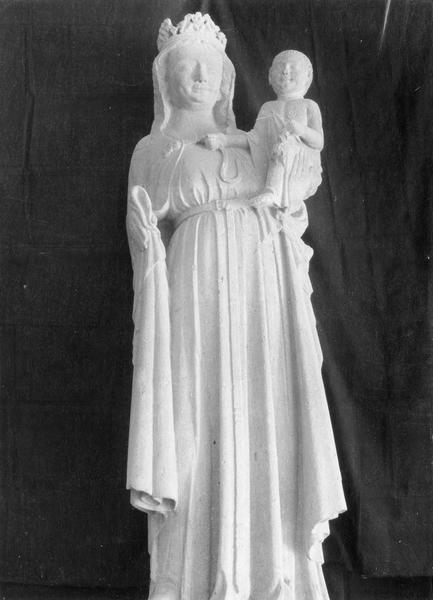 statue : Vierge à l'Enfant, vue générale