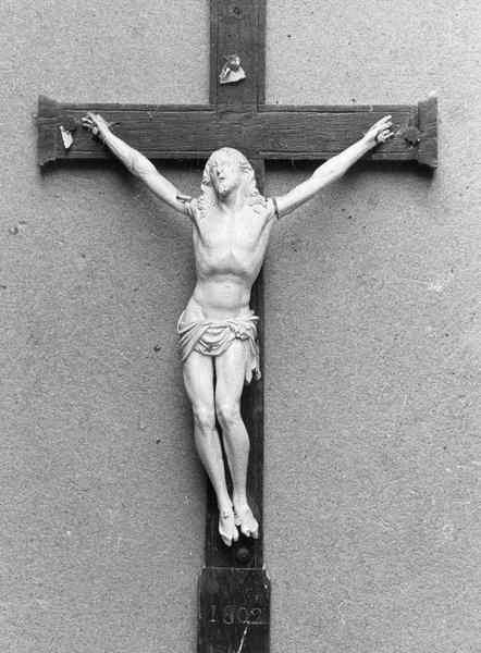 statue : Christ en croix, vue générale - © Ministère de la Culture (France), Médiathèque du patrimoine et de la photographie (objets mobiliers), tous droits réservés