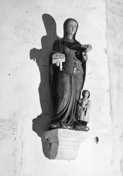 groupe sculpté : sainte femme avec un donateur à ses genoux, dit sainte Jeanne de Chantal, vue générale - © Ministère de la Culture (France), Médiathèque du patrimoine et de la photographie (objets mobiliers), tous droits réservés