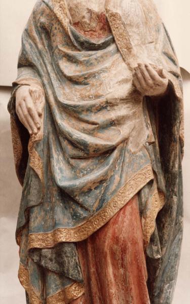 statue : la Vierge, détail