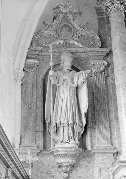 maître-autel, statue : saint Martin évêque, vue générale - © Ministère de la Culture (France), Médiathèque du patrimoine et de la photographie (objets mobiliers), tous droits réservés