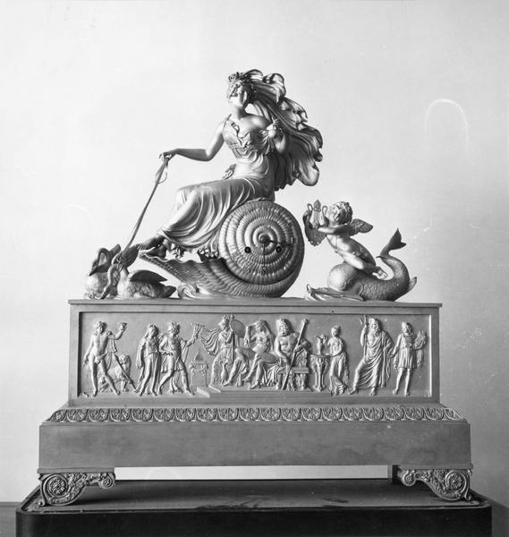 pendule, vue générale - © Ministère de la Culture (France), Médiathèque du patrimoine et de la photographie (objets mobiliers), tous droits réservés