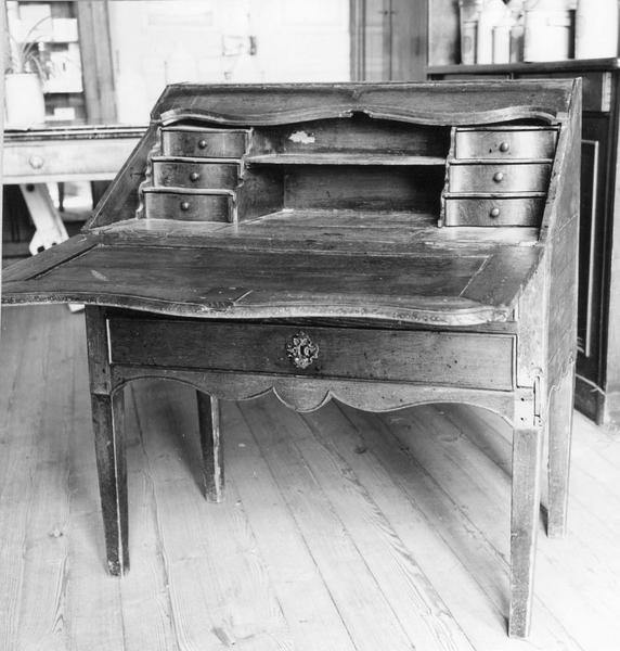 bureau à dos d'âne, vue générale - © Ministère de la Culture (France), Médiathèque du patrimoine et de la photographie (objets mobiliers), tous droits réservés
