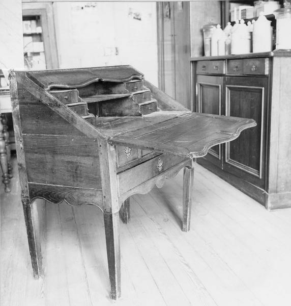 bureau à dos d'âne, vue générale - © Ministère de la Culture (France), Médiathèque du patrimoine et de la photographie (objets mobiliers), tous droits réservés