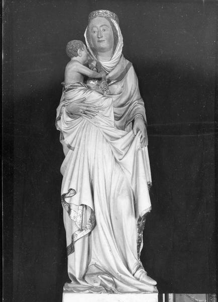 statue : Vierge à l'enfant, vue générale