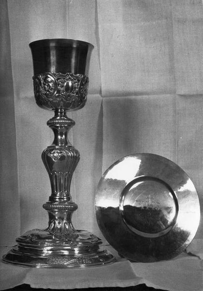 calice, patène, vue générale - © Ministère de la Culture (France), Médiathèque du patrimoine et de la photographie (objets mobiliers), tous droits réservés