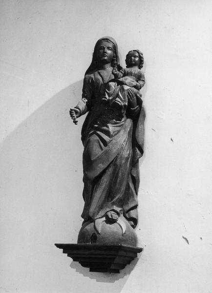 statue : Vierge à l'enfant, vue générale