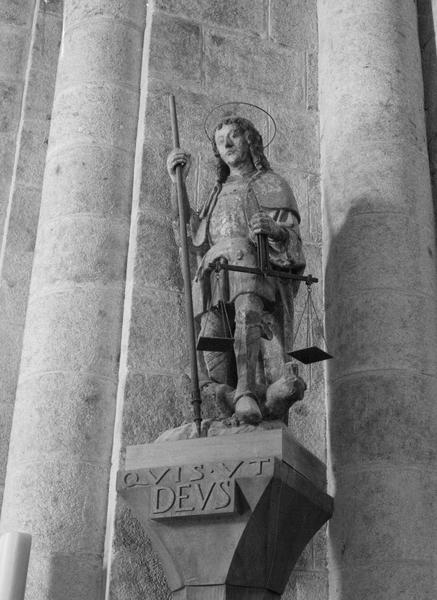 groupe sculpté : Saint Michel archange terrassant le démon, vue générale