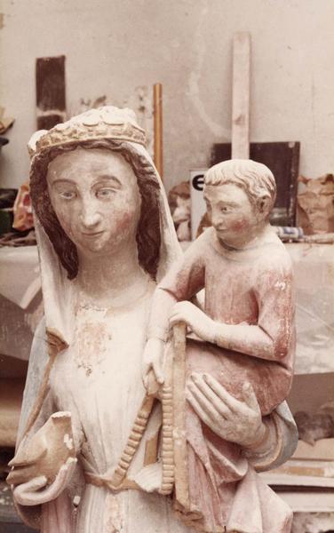 statue : Vierge à l'Enfant, vue partielle