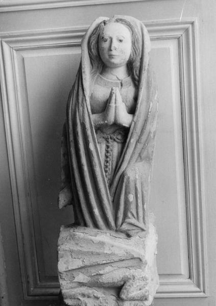 statue : sainte Marguerite, vue générale