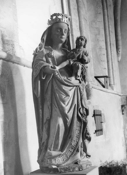 statue : Vierge à l'enfant, vue générale