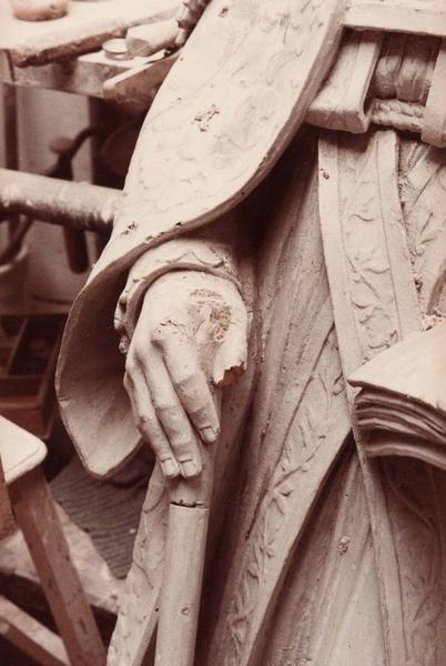 statue : saint Martin évêque, détail