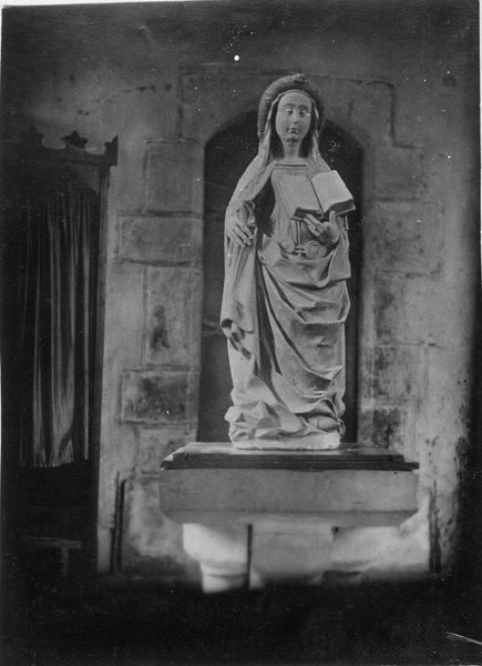statue : Sainte Geneviève, appelée aussi Sainte Ergouëffe, vue générale