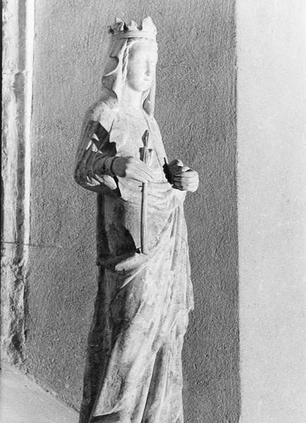 statue : Vierge, vue générale