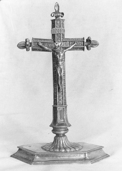 croix-reliquaire de la Vraie Croix, vue générale - © Ministère de la Culture (France), Médiathèque du patrimoine et de la photographie (objets mobiliers), tous droits réservés