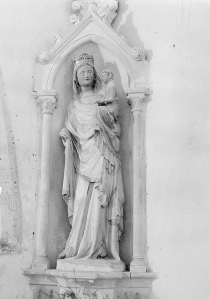 statue : Vierge à l'enfant, vue générale