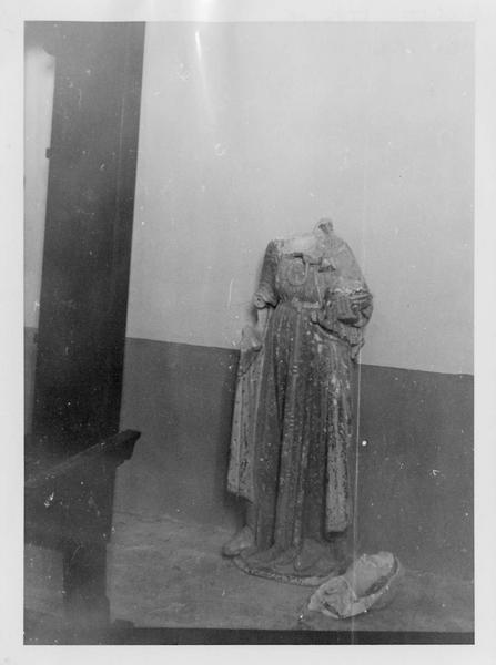 statue : Vierge à l'enfant, vue générale