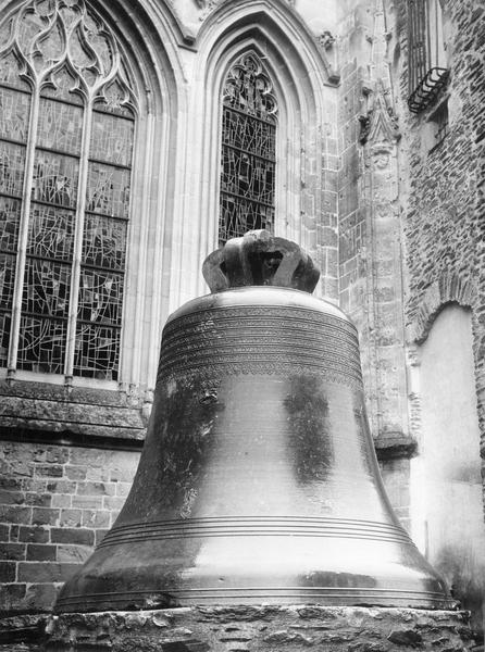 cloche (bourdon ou maîtresse-cloche), vue générale