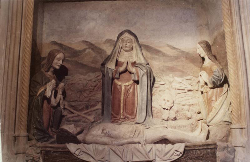 groupe sculpté : la mise au tombeau, vue générale