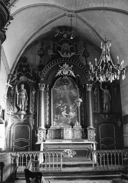 maître-autel, retable, tableau : l'Adoration des Bergers, gradins, tabernacle, portes de la sacristie, niches, vue générale