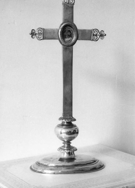 croix-reliquaire de la Vraie Croix, vue générale - © Ministère de la Culture (France), Médiathèque du patrimoine et de la photographie (objets mobiliers), tous droits réservés