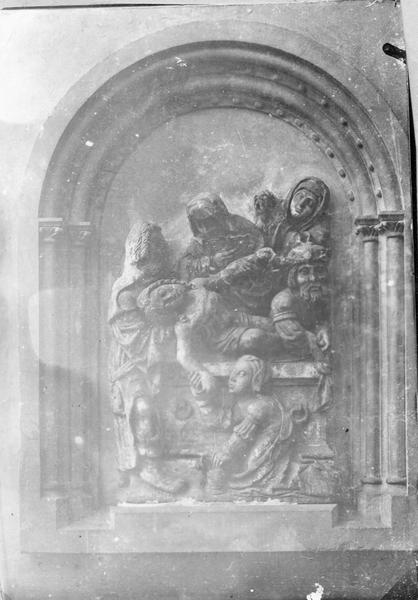 bas-relief : la mise au tombeau, vue générale - © Ministère de la Culture (France), Médiathèque du patrimoine et de la photographie (objets mobiliers), tous droits réservés