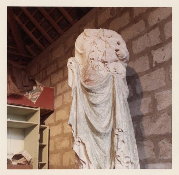 statue : Vierge à l'enfant, vue générale - © Ministère de la Culture (France), Médiathèque du patrimoine et de la photographie (objets mobiliers), tous droits réservés