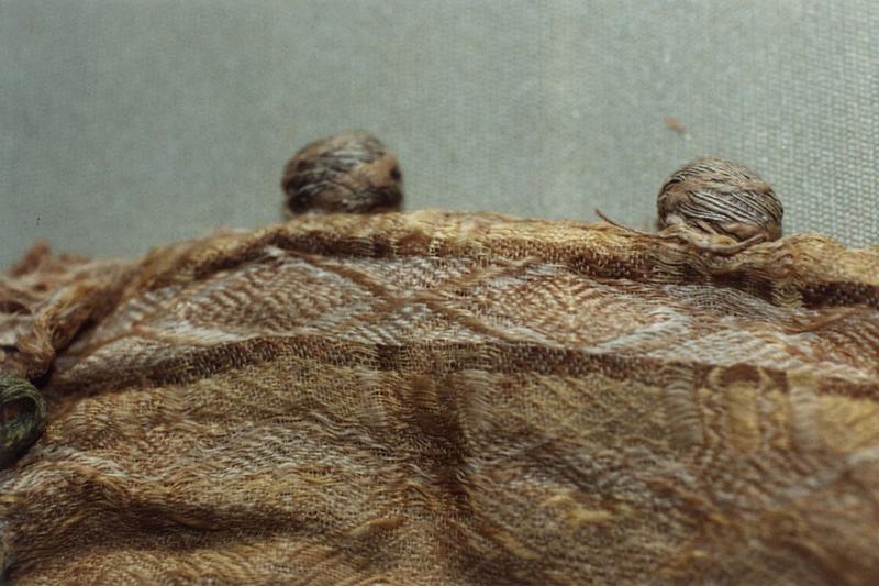 reliquaire (sachet à reliques), détail - © Ministère de la Culture (France), Médiathèque du patrimoine et de la photographie (objets mobiliers), tous droits réservés