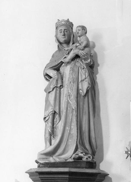 statue : Vierge à l'enfant, vue générale - © Ministère de la Culture (France), Médiathèque du patrimoine et de la photographie (objets mobiliers), tous droits réservés