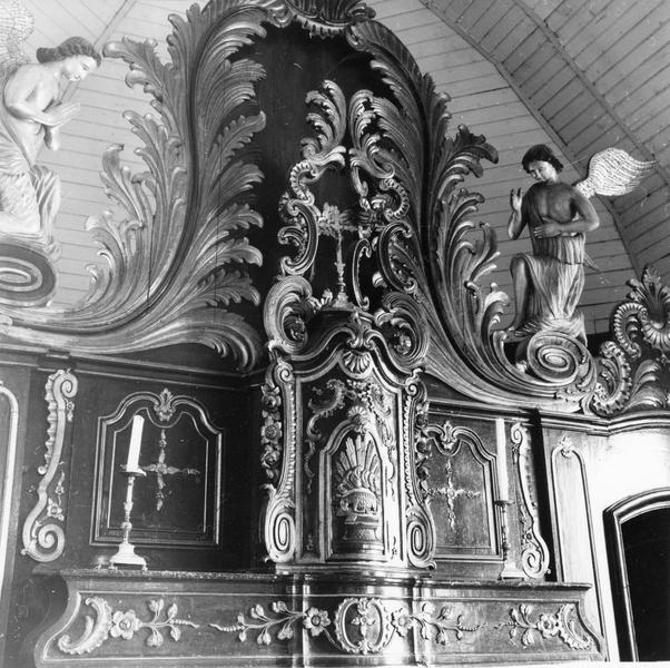 maître-autel, tabernacle, exposition, retable, 2 statues : anges adorateurs, vue partielle