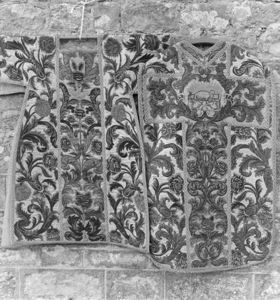 chasuble, dalmatiques, vue générale - © Ministère de la Culture (France), Médiathèque du patrimoine et de la photographie (objets mobiliers), tous droits réservés