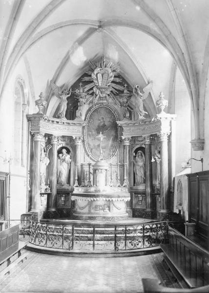 maître-autel, tabernacle, retable, tableau : l'Assomption, 6 statues : un évêque, saint Joseph, sainte Geneviève, saint Pierre, anges musiciens, vue générale - © Ministère de la Culture (France), Médiathèque du patrimoine et de la photographie (objets mobiliers), tous droits réservés