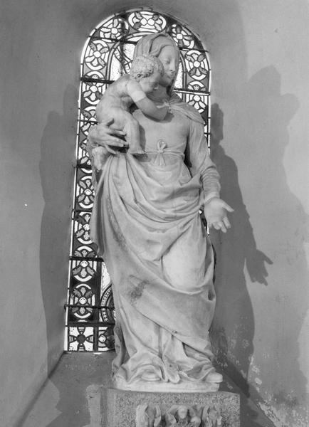 statue : Vierge à l'enfant, vue générale - © Ministère de la Culture (France), Médiathèque du patrimoine et de la photographie (objets mobiliers), tous droits réservés