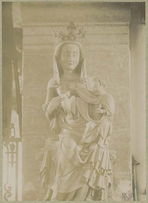 statue : Vierge à l'Enfant