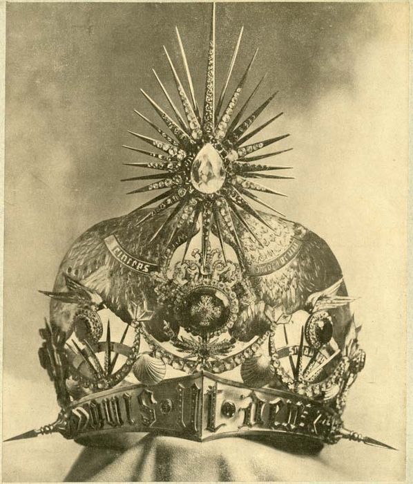 couronne de Saint Michel - © Ministère de la Culture (France), Médiathèque du patrimoine et de la photographie, diffusion GrandPalaisRmn Photo