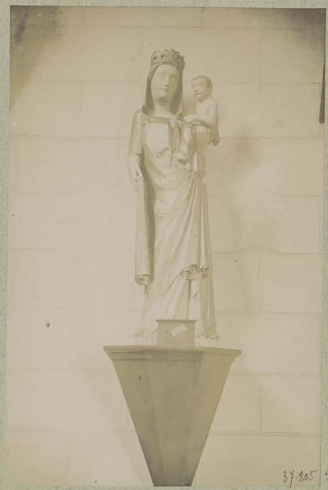 statue : Vierge à l'Enfant