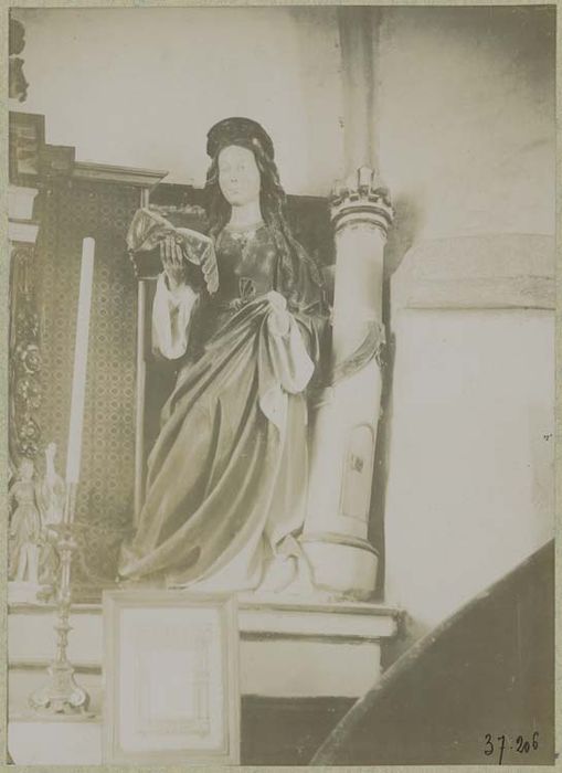 statue : Sainte Barbe