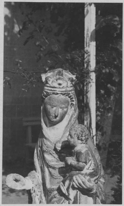 statue : Vierge à l'Enfant, vue partielle - © Ministère de la Culture (France), Médiathèque du patrimoine et de la photographie, diffusion GrandPalaisRmn Photo