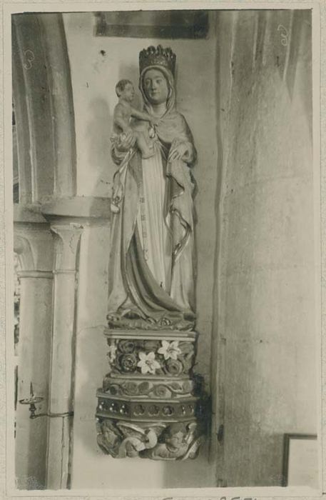 statue : Vierge à l'Enfant