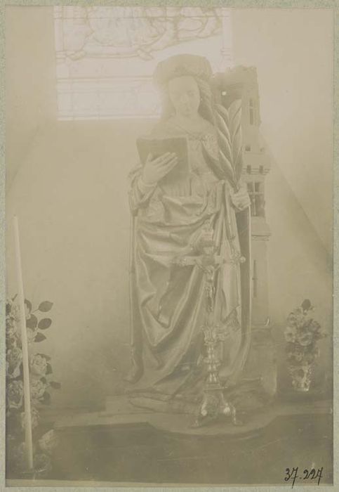 statue : Sainte Barbe