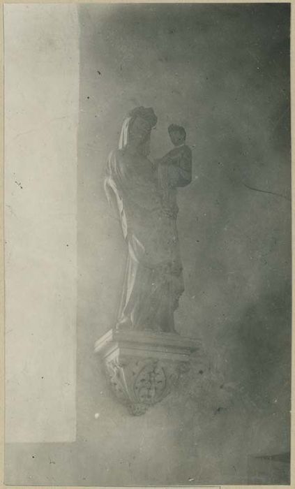 statue : Vierge à l'Enfant