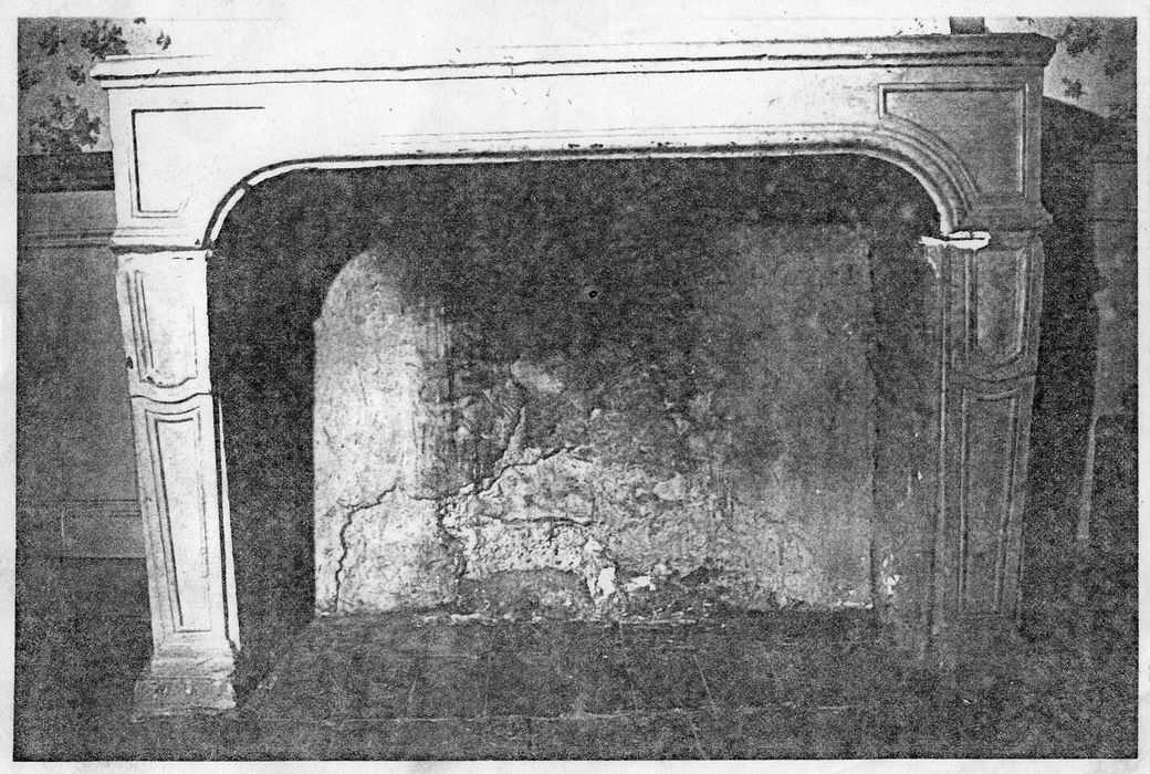 cheminée et trumeau de la chambre nord-est, (photocopie numérisée)