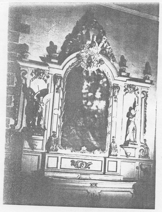 autel latéral sud dit de Saint-Sébastien, deux degrés, gradin, retable et tableau : Adoration des Mages, (photocopie numérisée)