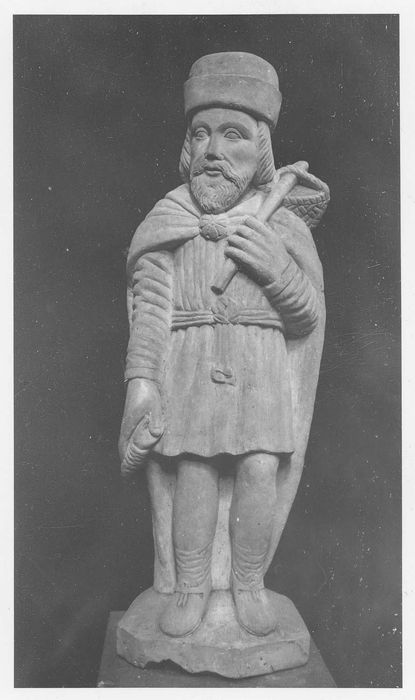 Statue : Homme au panier (Saint Joseph ?)