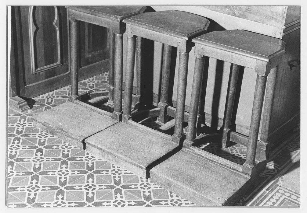 trois tabourets de chantre
