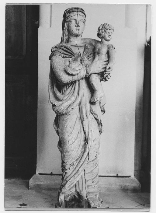 statue : Vierge à l'Enfant