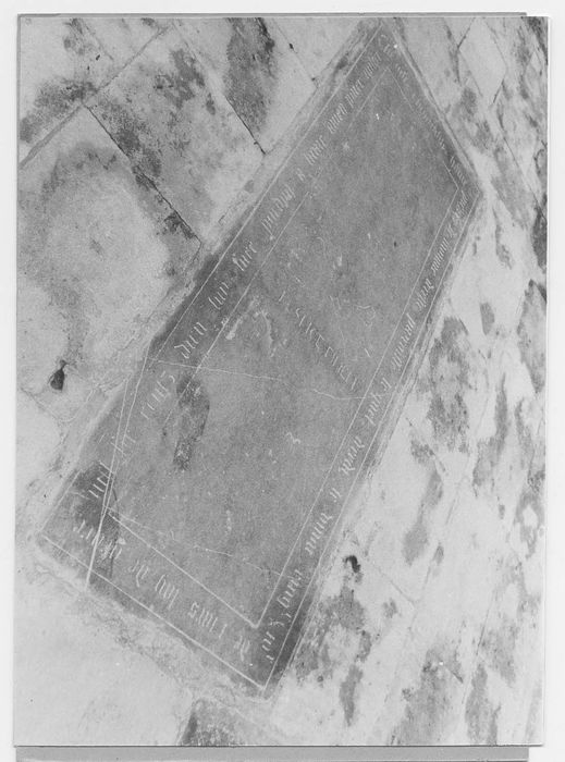 dalle funéraire de Pierre Lemique