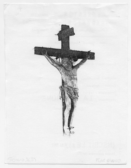 Statue : Christ en croix